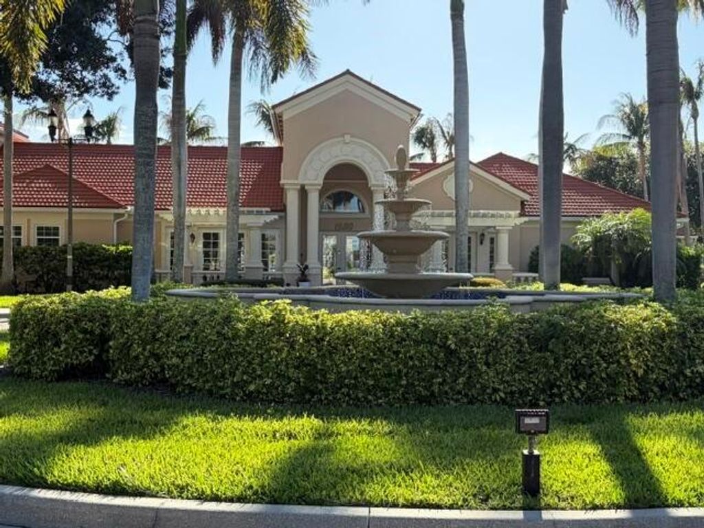 1590 S 42nd Circle S 308, Vero Beach, FL 32967