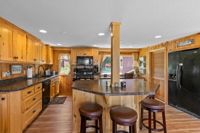 27896 Lakewood Drive NW, Isanti, MN 55040