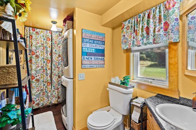 27896 Lakewood Drive NW, Isanti, MN 55040