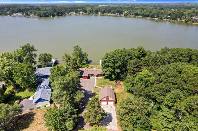 27896 Lakewood Drive NW, Isanti, MN 55040