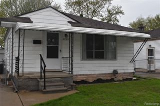23517 Elmira Street N, St. Clair Shores, MI 48082