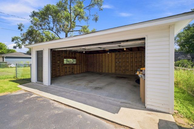 14441 Knox Avenue, Midlothian, IL 60445