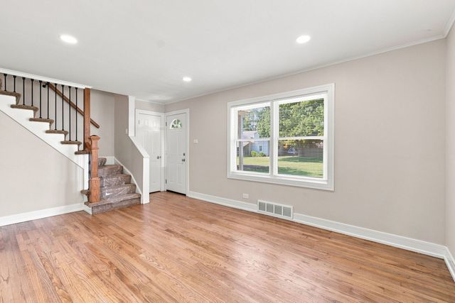 14441 Knox Avenue, Midlothian, IL 60445