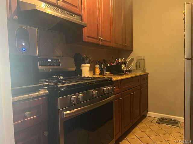 153-25 88 Street 3A, Howard Beach, NY 11414