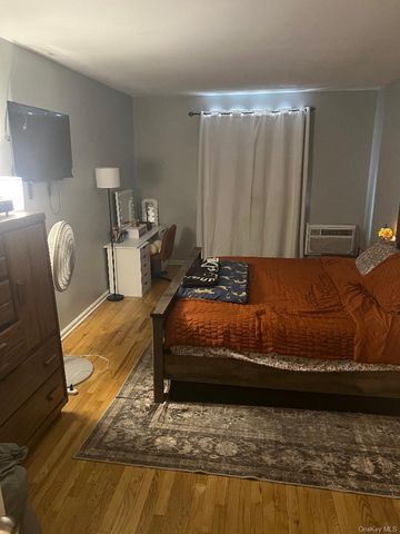 153-25 88 Street 3A, Howard Beach, NY 11414