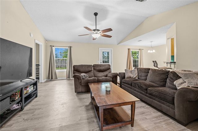 138 Lake Ashley Drive, Kingsland, GA 31548