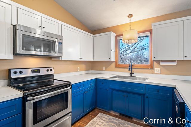 11187 Summer Drive, Zeeland, MI 49464