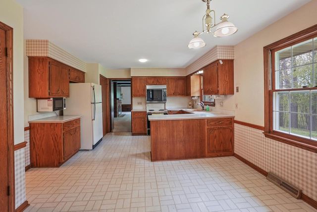 W307N7172 Club COURT, Hartland, WI 53029