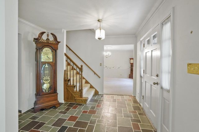 W307N7172 Club COURT, Hartland, WI 53029