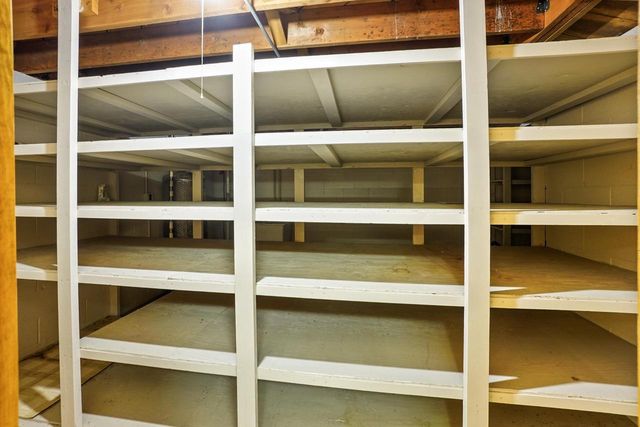 W307N7172 Club COURT, Hartland, WI 53029