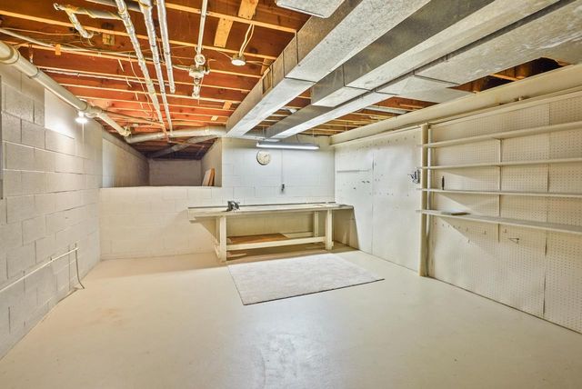 W307N7172 Club COURT, Hartland, WI 53029