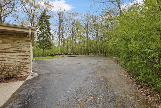W307N7172 Club COURT, Hartland, WI 53029