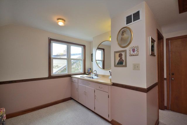 3041 N 78th STREET, Milwaukee, WI 53222