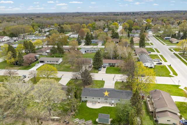 2692 LAVENDER LANE, Green Bay, WI 54313