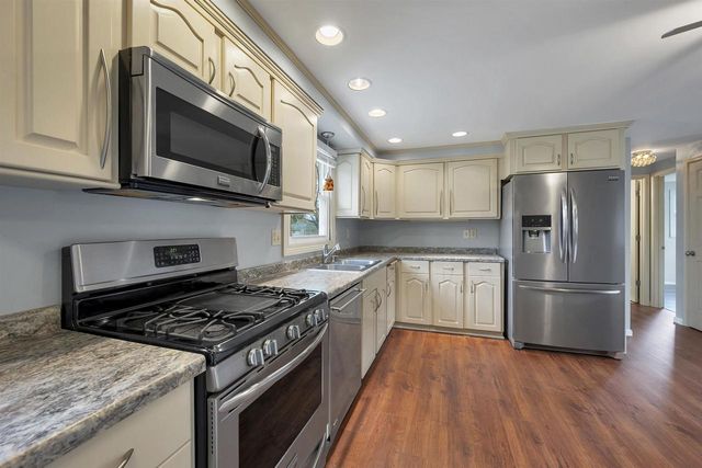 2692 LAVENDER LANE, Green Bay, WI 54313