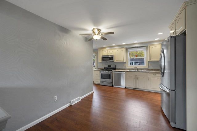 2692 LAVENDER LANE, Green Bay, WI 54313