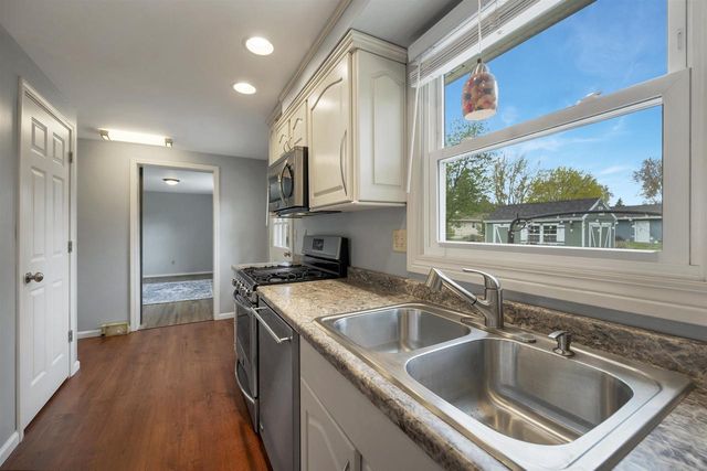 2692 LAVENDER LANE, Green Bay, WI 54313