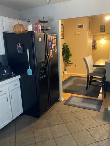 1433 Spring Willow Drive, Arlington, TX 76018