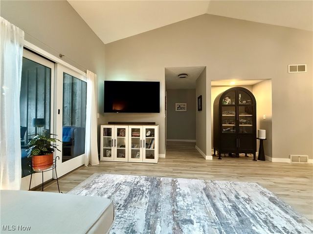 1486 Tripodi Circle, Niles, OH 44446