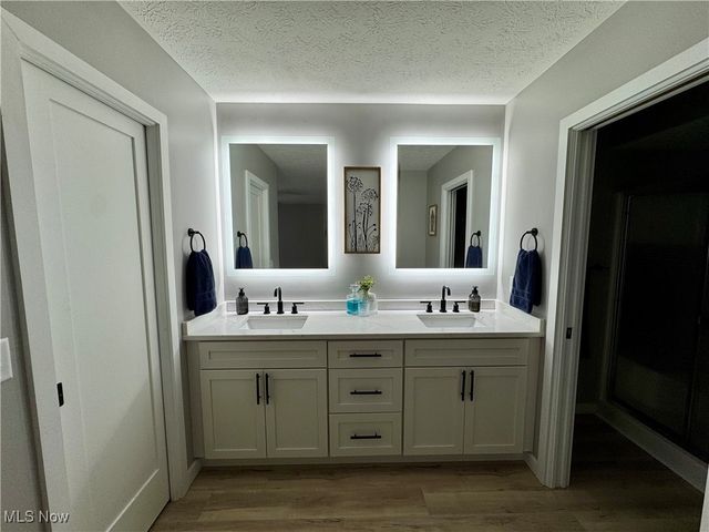 1486 Tripodi Circle, Niles, OH 44446