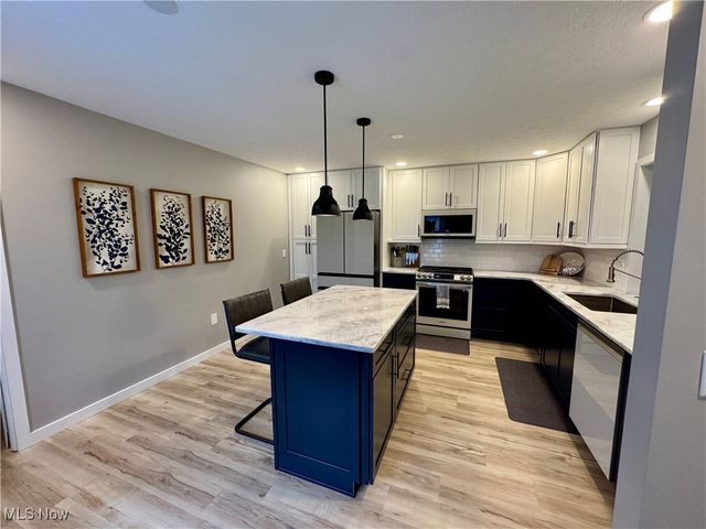 1486 Tripodi Circle, Niles, OH 44446