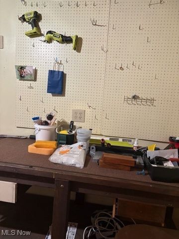 1486 Tripodi Circle, Niles, OH 44446