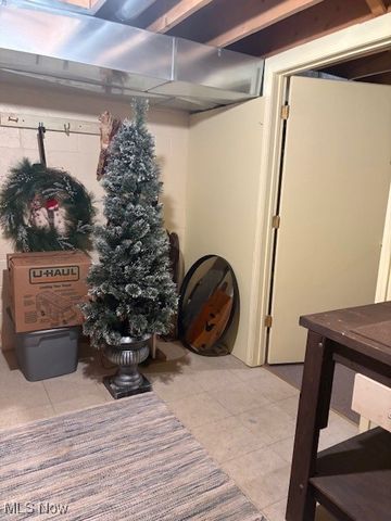 1486 Tripodi Circle, Niles, OH 44446