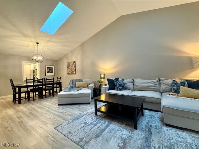 1486 Tripodi Circle, Niles, OH 44446