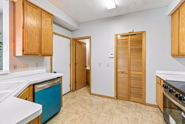 15321 Greenhaven Lane 107, Burnsville, MN 55306
