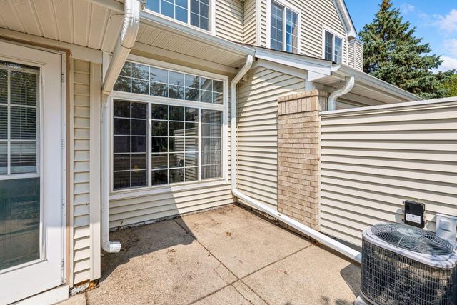 15321 Greenhaven Lane 107, Burnsville, MN 55306
