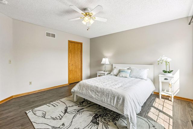 15321 Greenhaven Lane 107, Burnsville, MN 55306