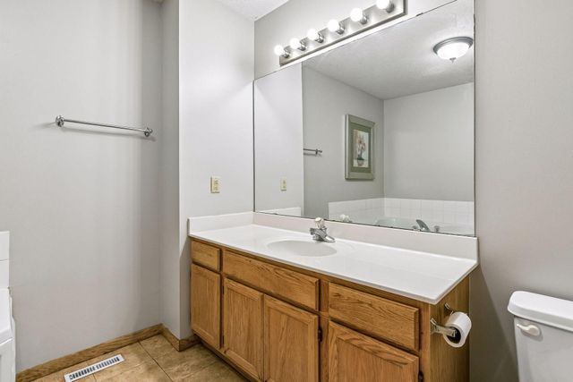 15321 Greenhaven Lane 107, Burnsville, MN 55306
