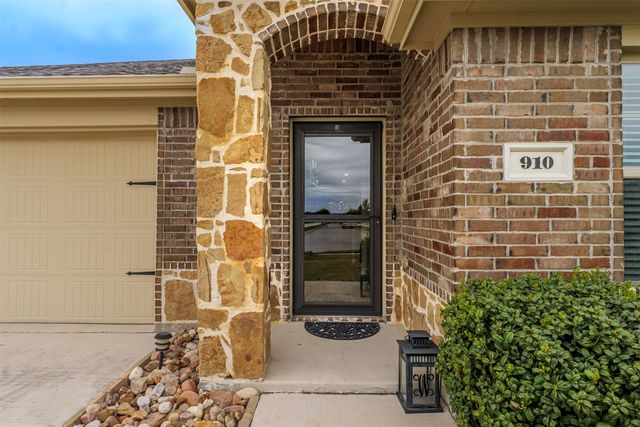 910 Community Way, Royse City, TX 75189