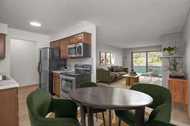 4575 W 80th Street Circle 116, Bloomington, MN 55437