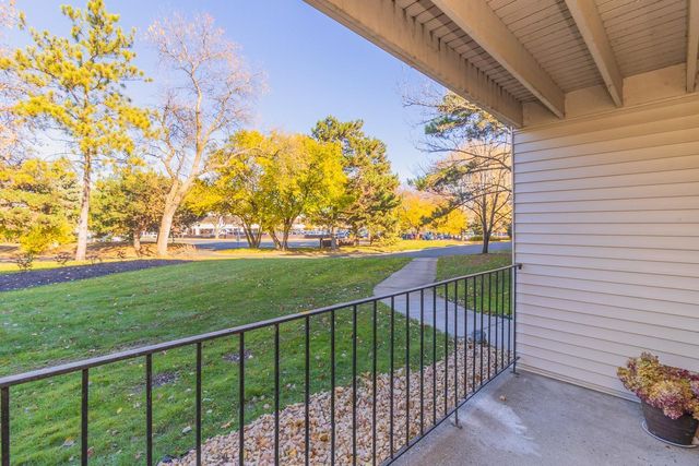 4575 W 80th Street Circle 116, Bloomington, MN 55437