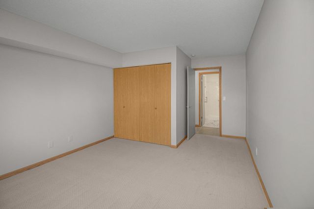 4575 W 80th Street Circle 116, Bloomington, MN 55437