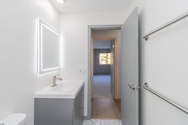 4575 W 80th Street Circle 116, Bloomington, MN 55437