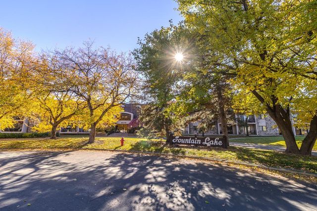 4575 W 80th Street Circle 116, Bloomington, MN 55437
