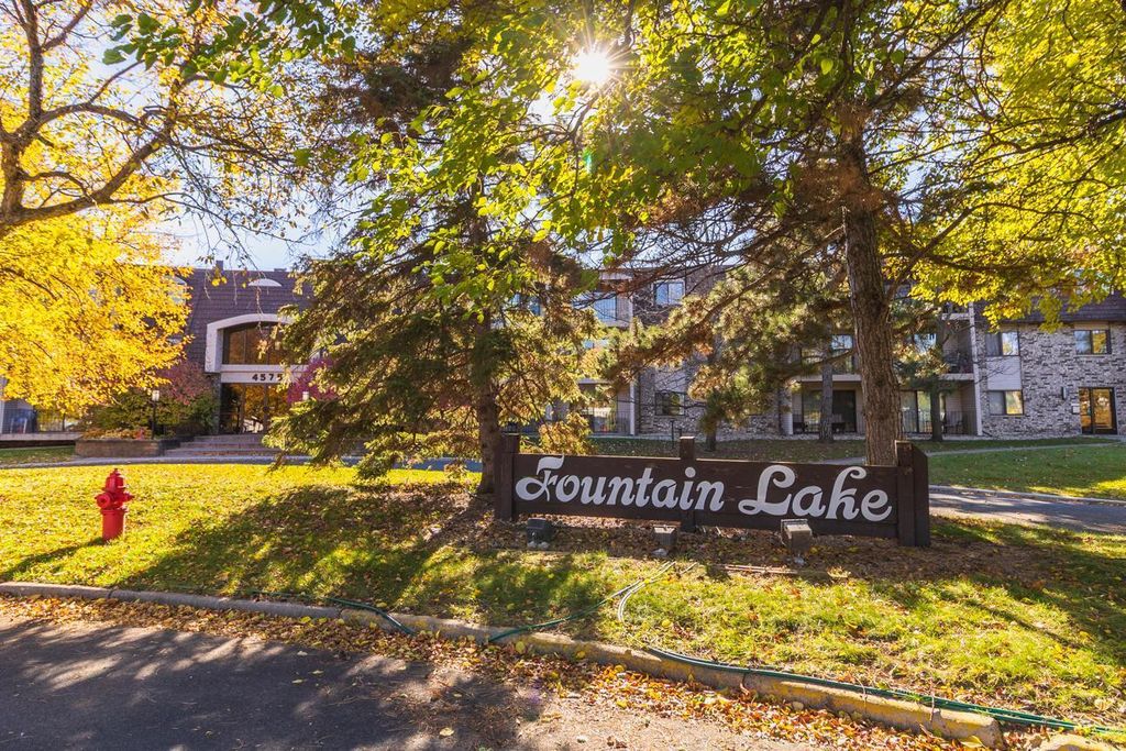 4575 W 80th Street Circle 116, Bloomington, MN 55437