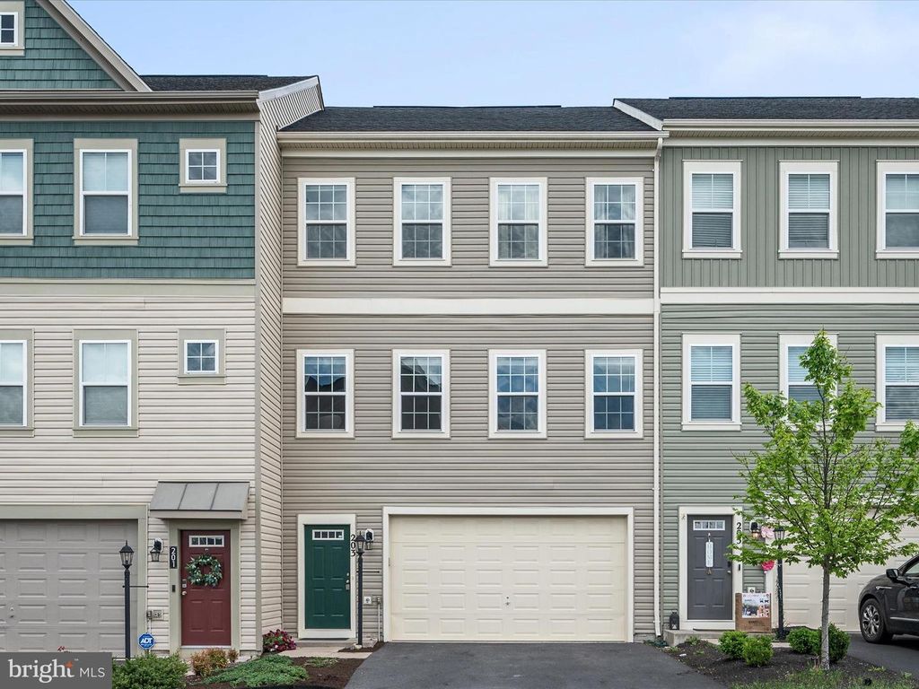 203 STARRY WAY DR, Stephenson, VA 22656