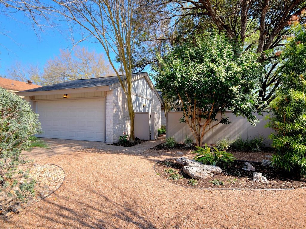 6004 Gardenridge HOLW, Austin, TX 78750