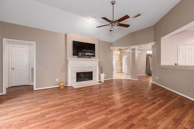 3823 Wildwood Valley Court, Kingwood, TX 77345