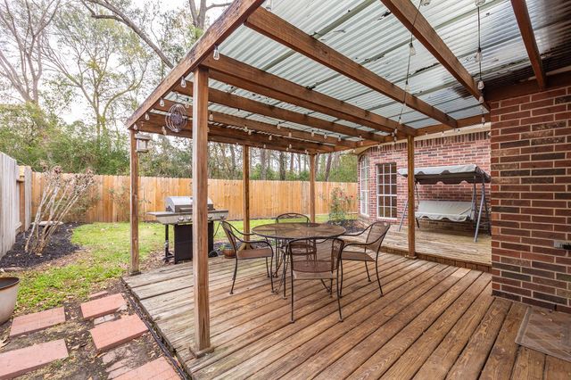 3823 Wildwood Valley Court, Kingwood, TX 77345