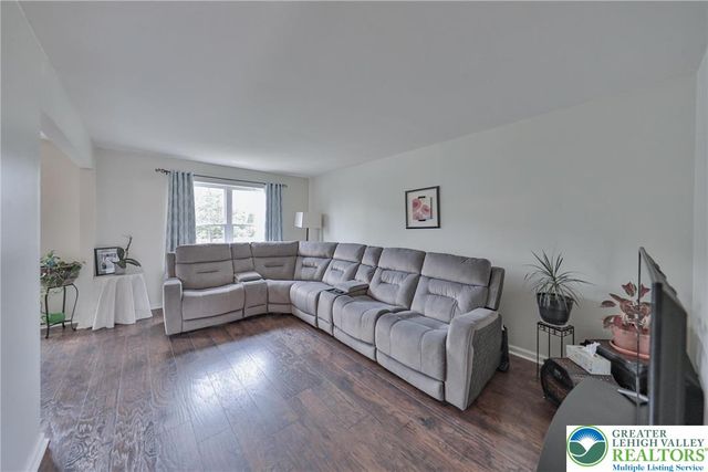 2575 Gillian Lane, Easton, PA 18040