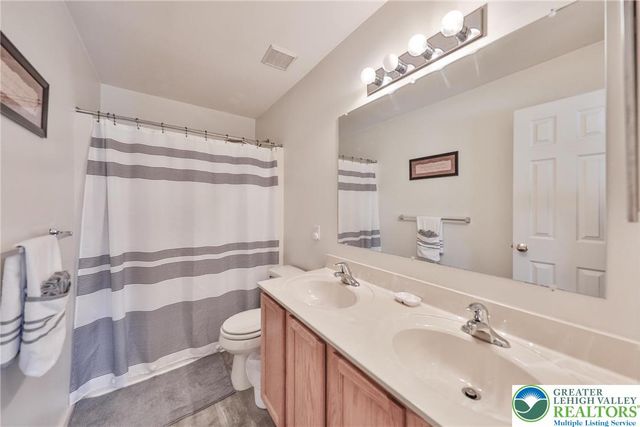 2575 Gillian Lane, Easton, PA 18040