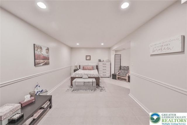 2575 Gillian Lane, Easton, PA 18040