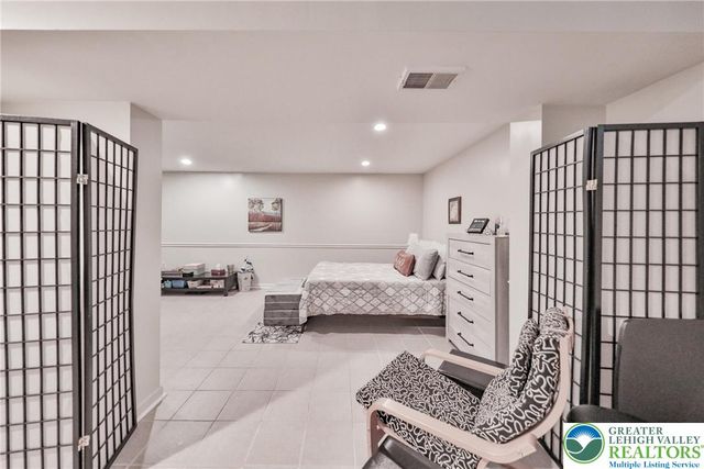 2575 Gillian Lane, Easton, PA 18040