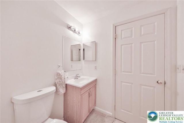 2575 Gillian Lane, Easton, PA 18040