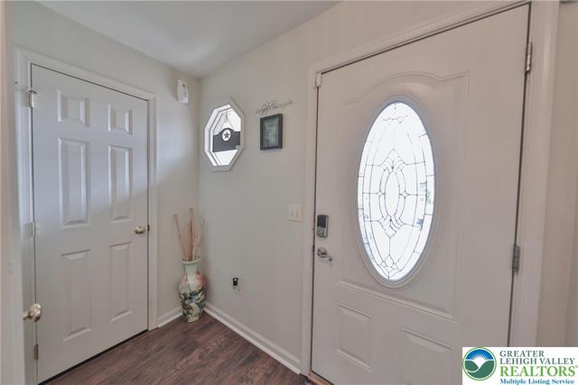 2575 Gillian Lane, Easton, PA 18040