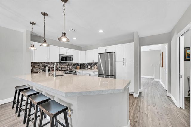 808 NE 15th Ave, Fort Lauderdale, FL 33304